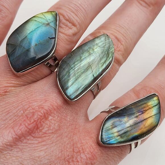 Genuine Labradorite Ring - Picture 5 of 9